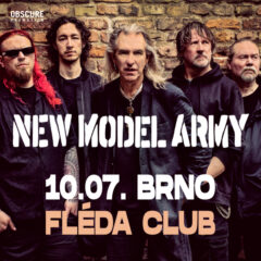 Bradfordskí bardi New Model Army prinesú do brnianskej Flédy surovú energiu, sprevádzať ich bude domáca elita temného pesničkárstva Poly Noir.