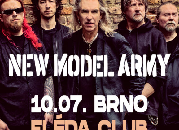 Bradfordskí bardi New Model Army prinesú do brnianskej Flédy surovú energiu, sprevádzať ich bude domáca elita temného pesničkárstva Poly Noir.