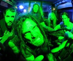 SIX FEET UNDER: kompletný nový album online!